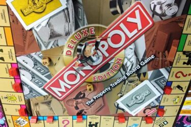 monopoly-board-game-how-to-play-house-rules-kids